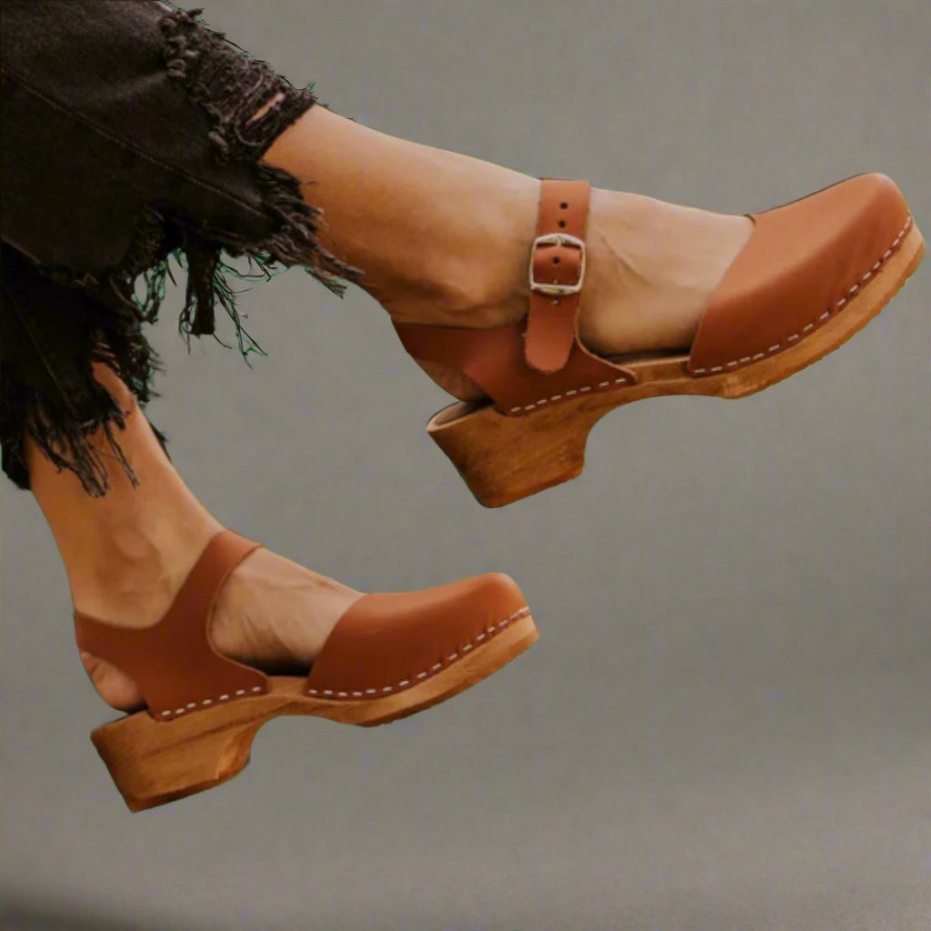 Women's Leather Clog Sandals - Brown