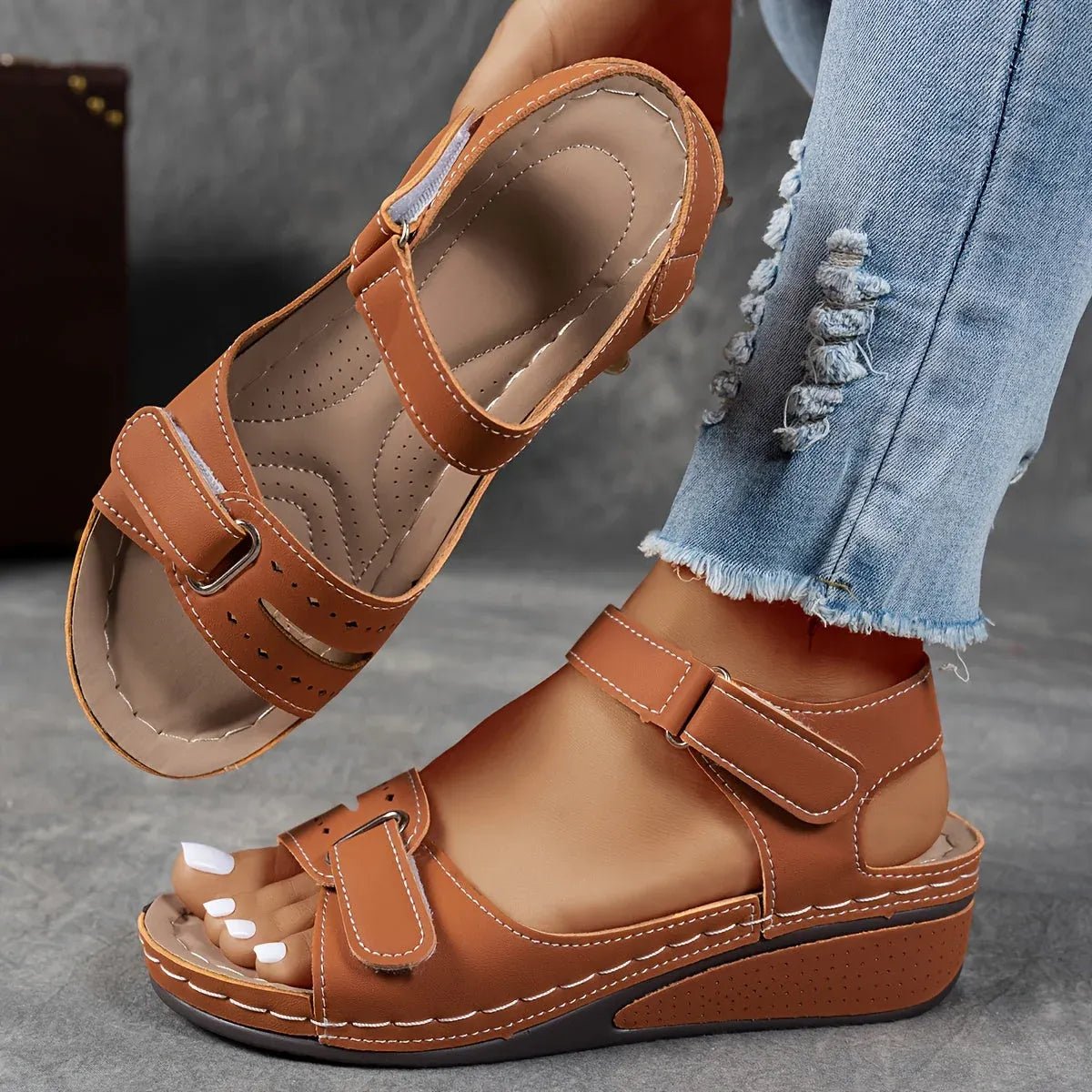Women's Wedge Sandals - Brown