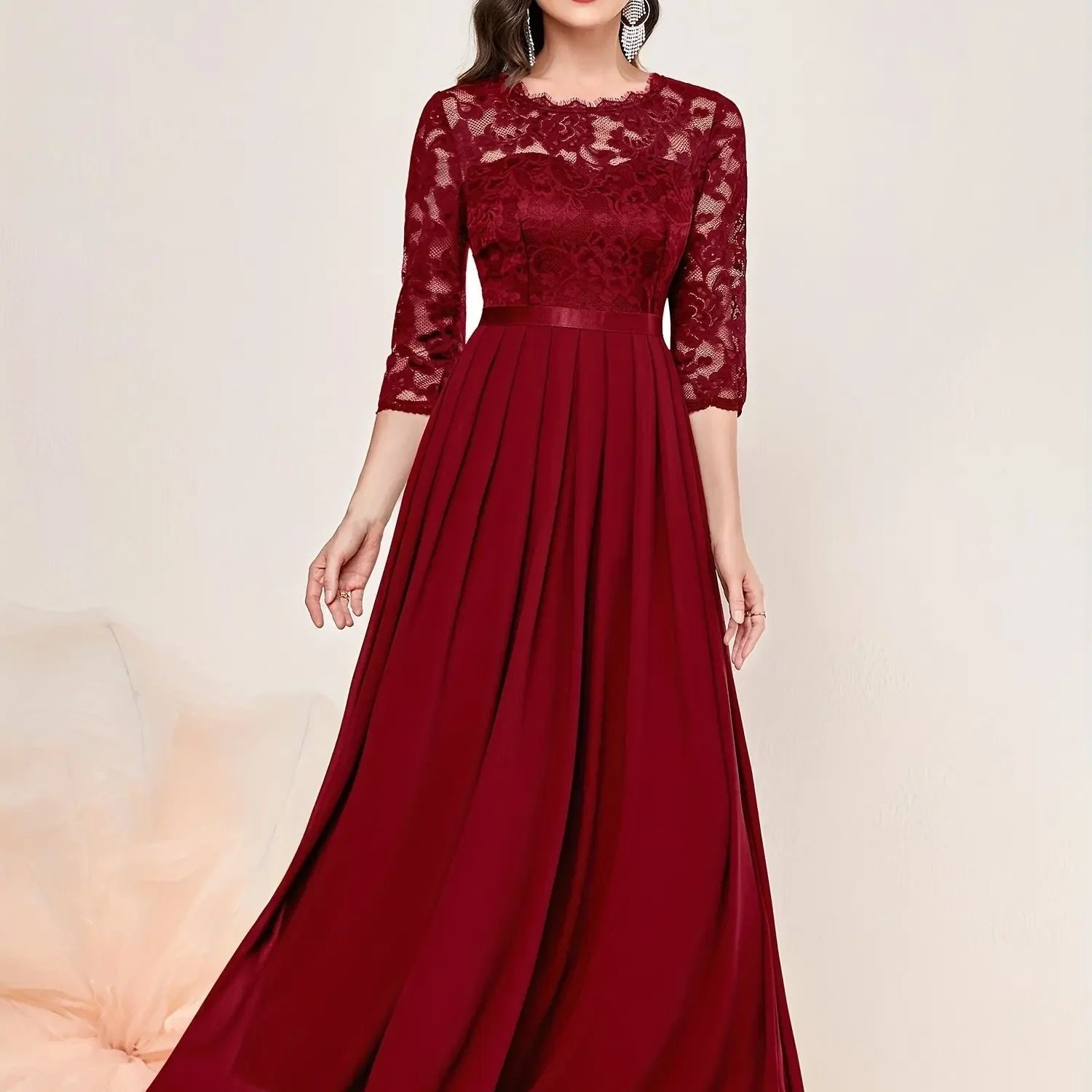 Women's Floral Lace Maxi Dress - Red