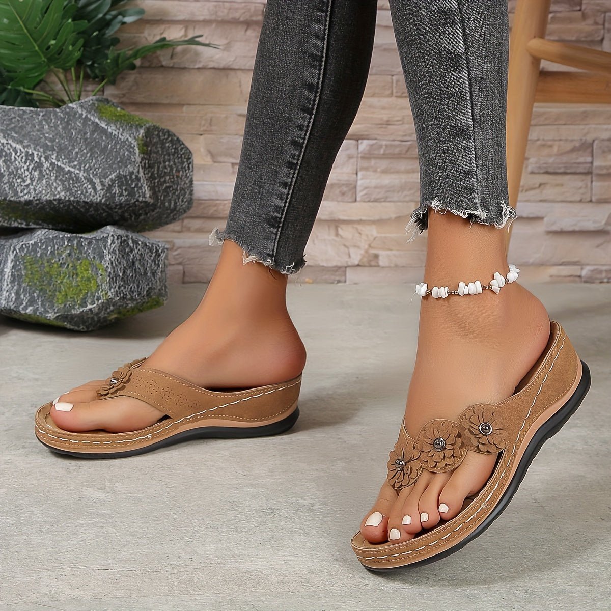 Women's Floral Toe-Post Wedge Sandals - Pink
