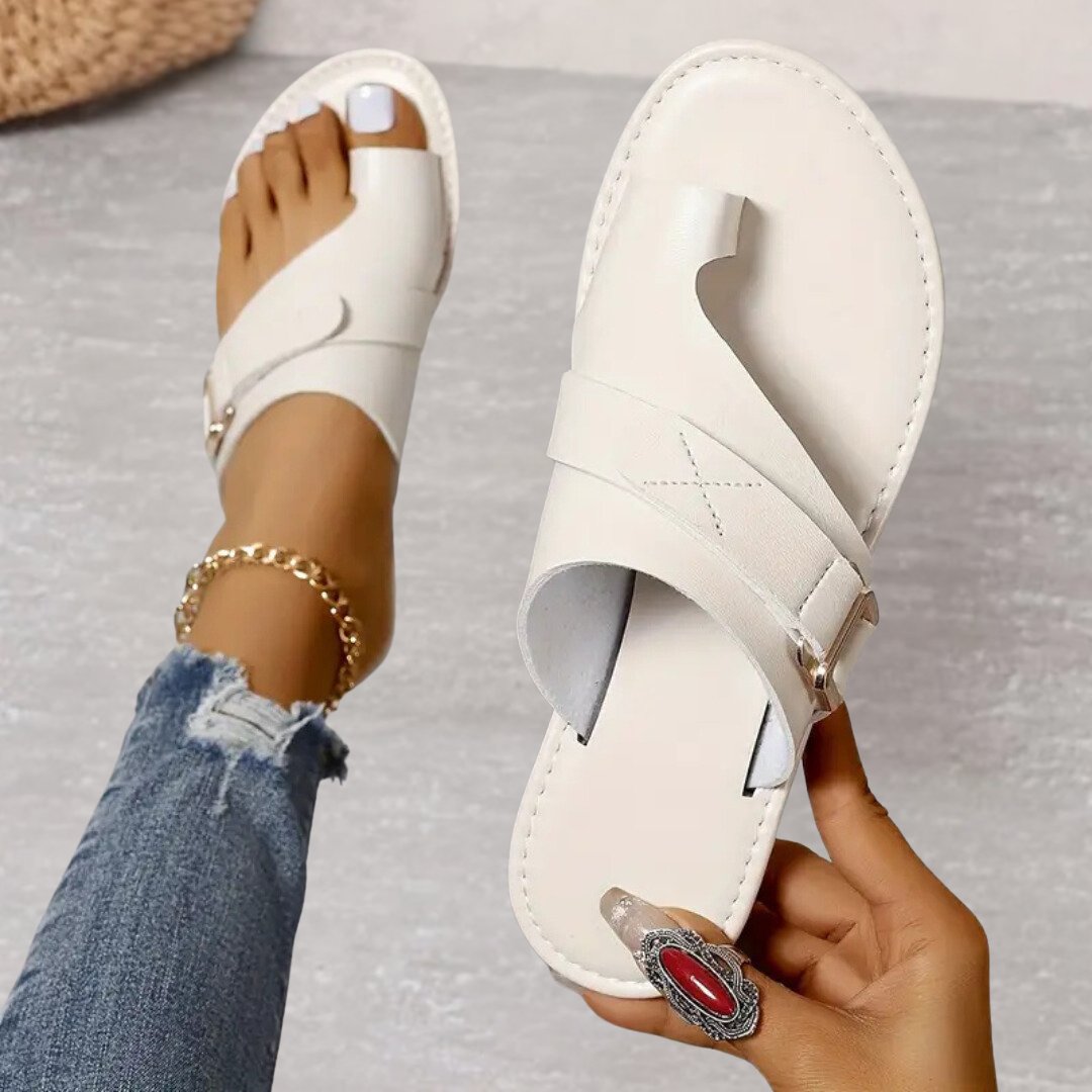 Women's Toe-Ring Flat Sandals - White