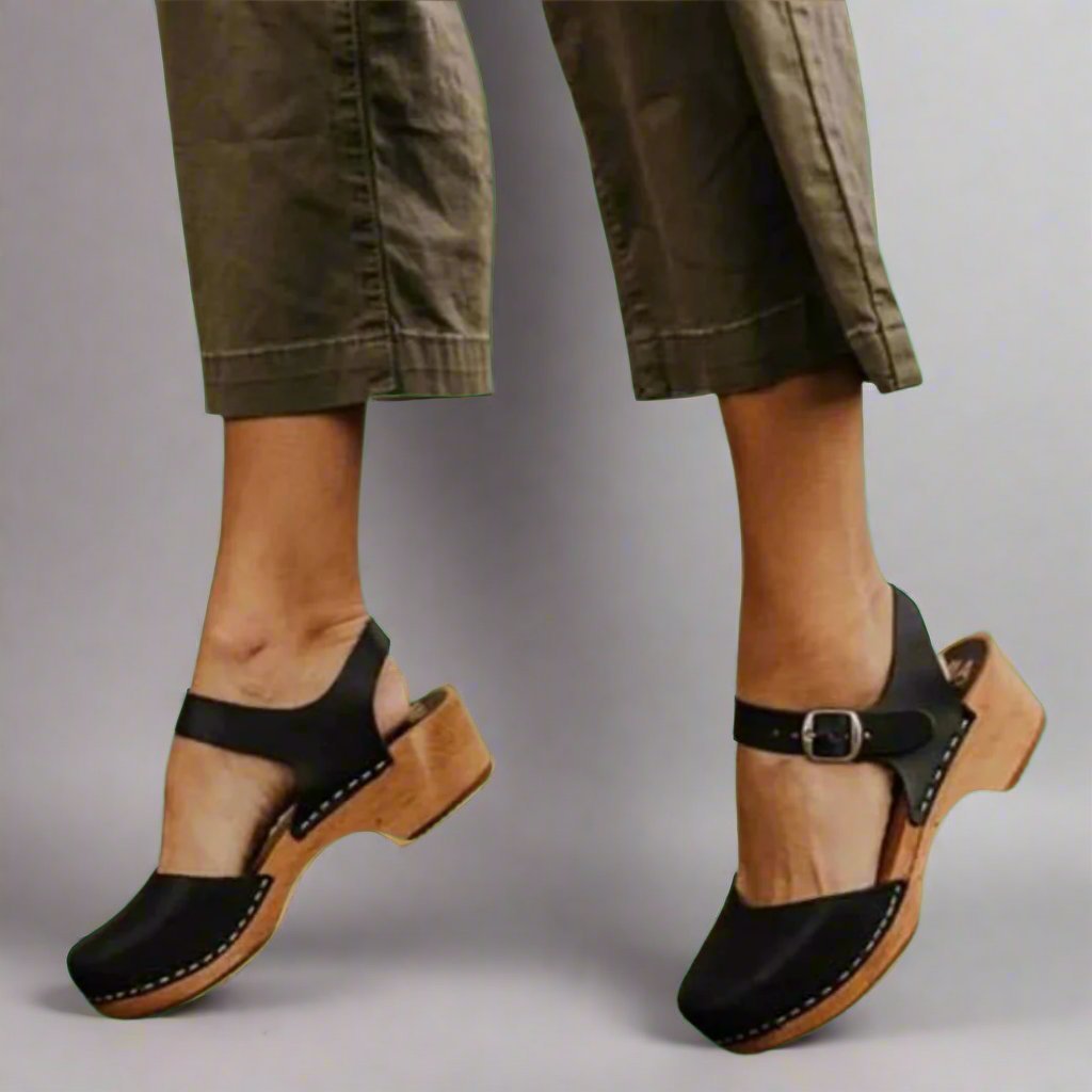 Women's Leather Clog Sandals - Black