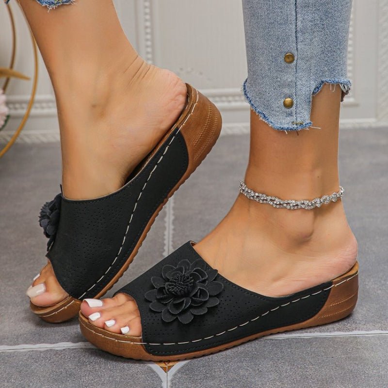 Women's Floral Wedge Sandals - Black